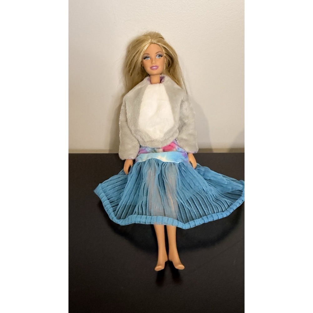 Barbie 1662l 2010 Mattel 1186‎ MJ, 1, NL Made in Indonesia Blue Eyes Blaond Hair